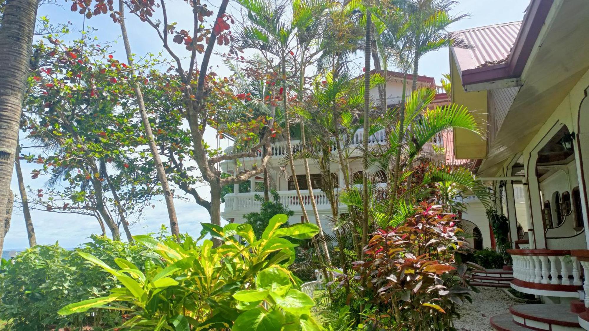 Blue Crystal Beach Resort Puerto Galera Exteriér fotografie